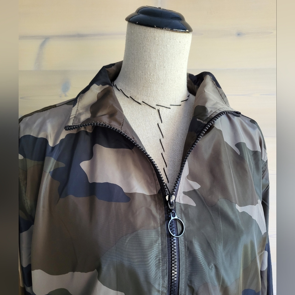 NWT Wild Fable Oversized Camo Camoflage Windbreaker Jacket size S - Picture 6 of 11